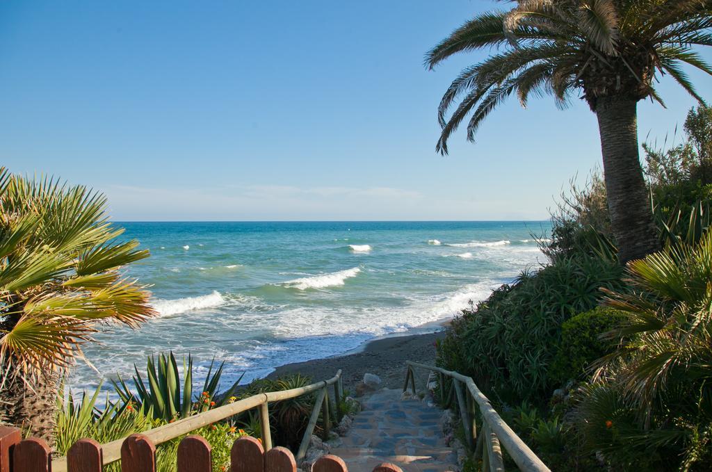 Holiday Home Clarisa Estepona Bagian luar foto