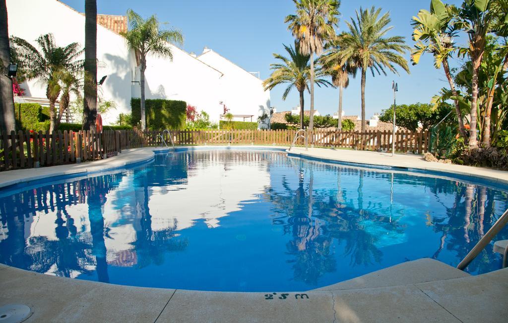 Holiday Home Clarisa Estepona Bagian luar foto