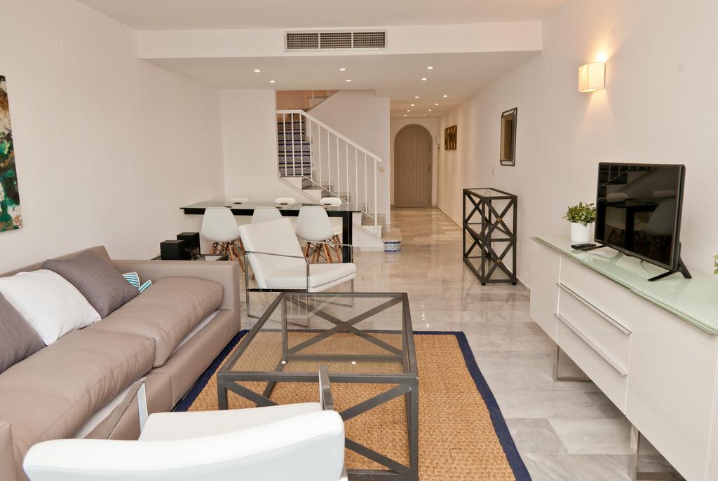 Holiday Home Clarisa Estepona Bagian luar foto